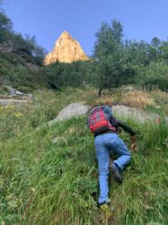 Sentiero di avvicinamento. In estate traddi di II grado su verdura