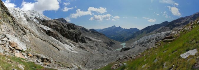 vista dal famoso praticello, con i due rami dal ghiacciaio del lys