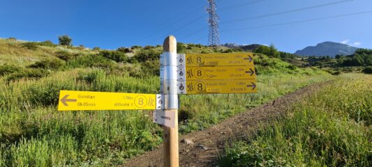 paline segnaletiche sempre molto presenti lungo tutto l'itinerario di salita