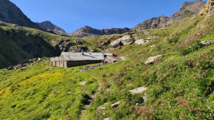 Alpeggi Grauson nuove (o superiori) dove tempo addietro era ubicato il Bivacco Tentori