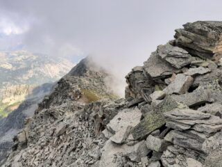 Guardando verso il Colle della Crocetta dalla cima.