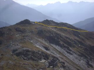 restando sotto cresta si punta direttamente alla vera cima