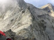 A sinistra l’attacco della parte alpinistica alle placche 