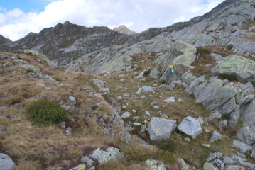 L’arrivo al Colle di Lazouney lungo l’AV1