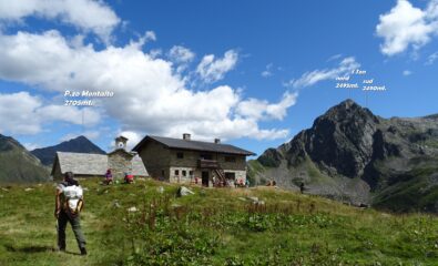 Ripassiamo al Rif.Andolla 2061mt. dove ci fermiamo per pranzo.