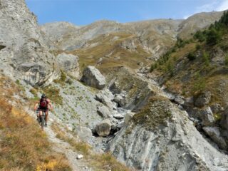 Nella metà inferiore il percorso si fa più tecnico