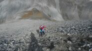 Salendo sulle ripidissime scorciatoie del pendio finale