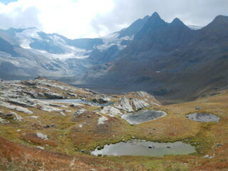 lo splendido anfiteatro glaciale che domina il Plan des Evettes