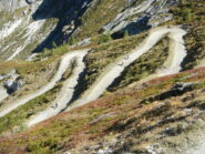 i tornanti sopra il Rifugio Scarfiotti