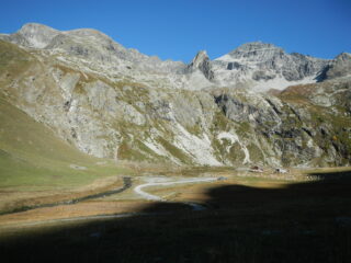 l'anfiteatro sul pianoro del Rifugio Scarfiotti