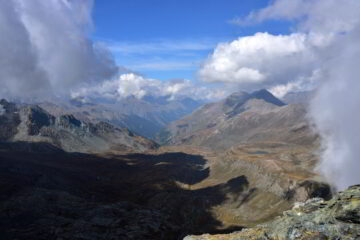 Veduta verso la valle di Cogne dalla vetta