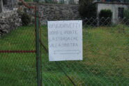 Alla partenza a Piedicavallo la deviazione per il sentiero E60 per il Rifugio Rivetti