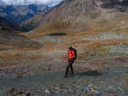 verso il Colle di St. Marcel, con il Lago Corona sullo sfondo