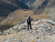 In discesa dalla cima. Si nota in basso il nuovo rifugio Grauson