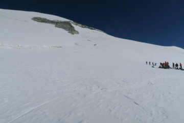ho lasciato gli sci alla base del crepaccio