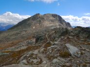 Piacevole sentierino verso il colle