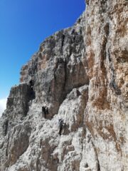 Percorsi di saluta e discesa alla cima