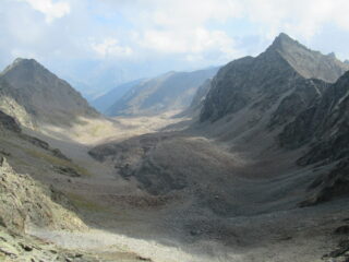 Vallone Superiore del Piz dal Passo Tenibres con a dx Rocca Rossa