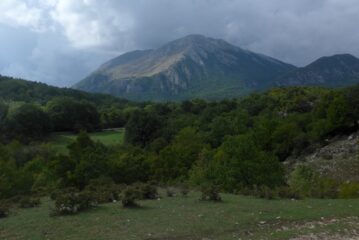 Scendendo le nuvole si diradano