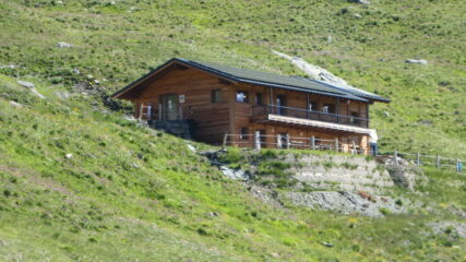 passando nelle vicinanze del nuovo Rifugio del Grauson