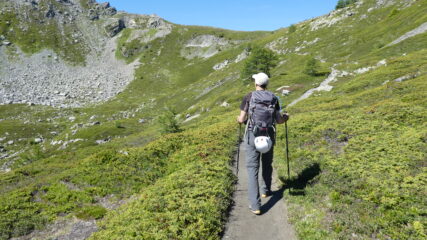 salendo verso il Colle della Croce