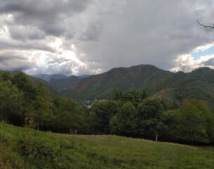 Panorama suggestivo tra Mondagnola e Soprana in una non bellissima domenica di settembre inoltrato.