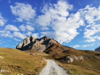 Primo tratto su comoda sterrata