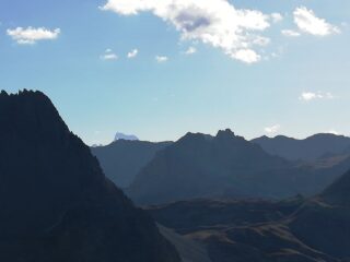 In lontananza ben visibile la Barre des Ecrins!