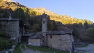 La chiesetta di S.Anna nella luce del tardo pomeriggio