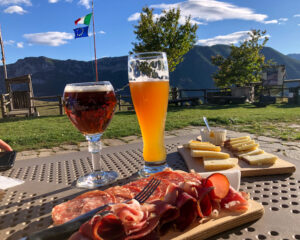 Birre e tagliere al rifugio Mongioie