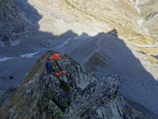 All'ombra della cresta nord della guglia (foto mgulliver)