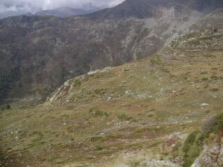 salendo al Paglietta, il pianoro con la baita