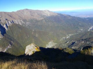 dalla cima ,vista su Certosa e Bassa valle Pesio