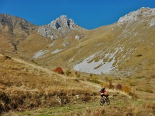 Passaggio sotto i Bec Matlas e Baral