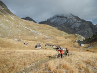 il sentiero al termine dello sterrato