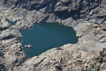 Il Lago Mercurin, visto dalla punta