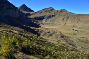 Punta Tempesta, Rocca della Comunetta e Grange Tibert dal sentiero verso la Bassa di Narbona