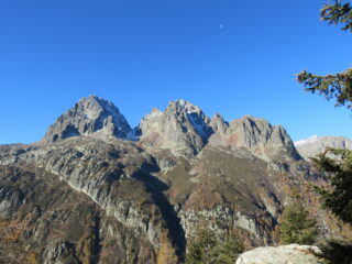 Bella visuale sulle Aiguilles Rouges, arrivando in cresta