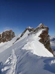 Gendarme e Orientale visti dalla Roccia Nera, sulla sx la cresta rocciosa del Centrale