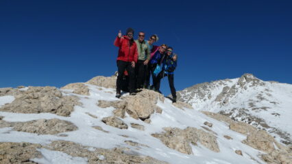 foto di gruppo in vetta alla Punta dei Fourneaux