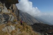 La spettacolare cengia di discesa