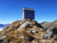 Lasciando il bivacco, inizio cresta.