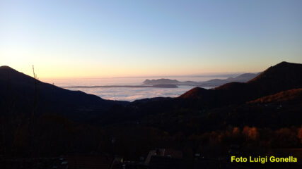 Pianura nella nebbia