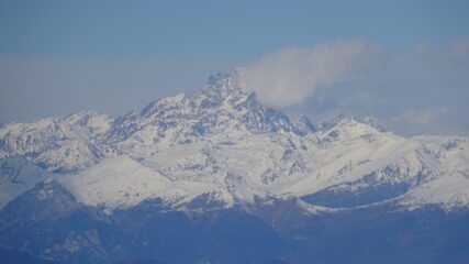 Monviso parzialmente coperto