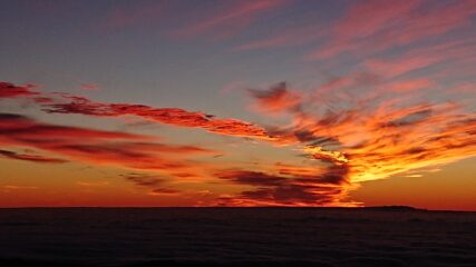 Il cielo si infiamma