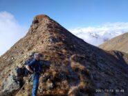 Sulla cresta Est della punta della Croce: un po' di brina sul versante a Nord (foto A. Valfrè).