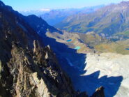 Guardando verso il bivacco Regondi e il suo laghetto