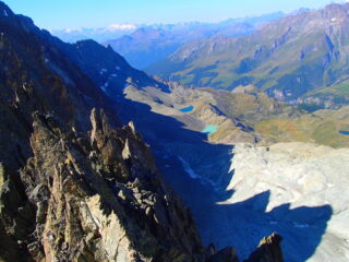 Guardando verso il bivacco Regondi e il suo laghetto
