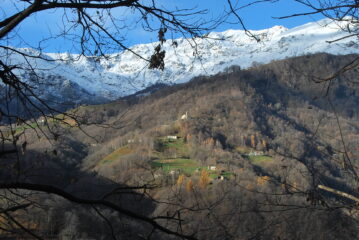 Vista su Bagneri-Salvine alla partenza da Sordevolo