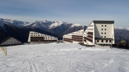 neve sufficiente gia' per sciare..